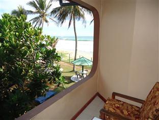 Sunils Beach Hotel Hikkaduwa Exterior photo